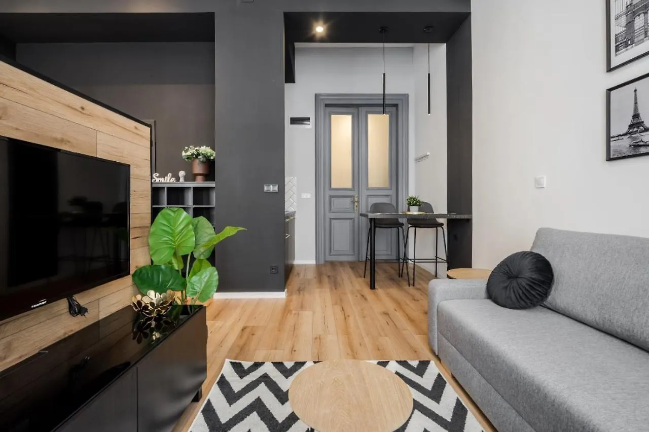 Apartment E32 - Oktogon Panorama Suite - Best Location - By Bqa