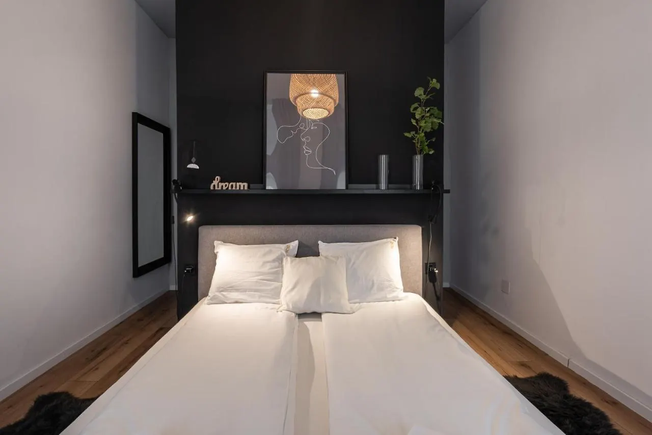 E32 - Oktogon Panorama Suite - Best Location - By Bqa Apartment