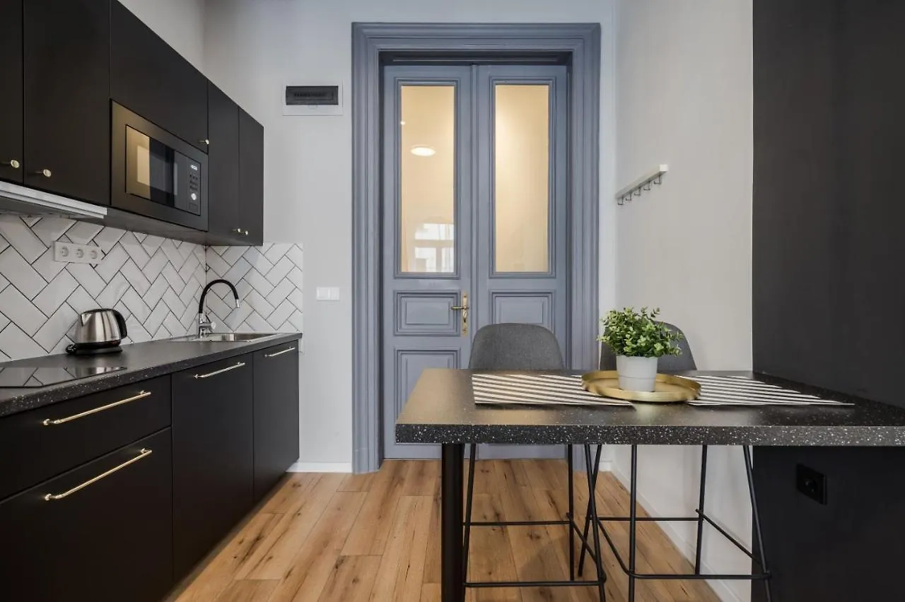 E32 - Oktogon Panorama Suite - Best Location - By Bqa Apartment Budapest