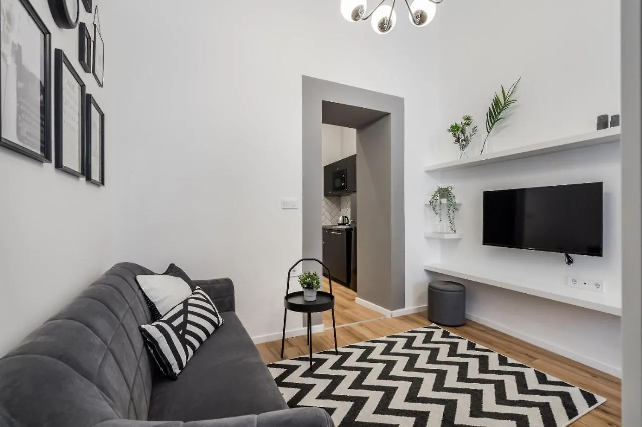 E32 - Oktogon Panorama Suite - Best Location - By Bqa Apartment