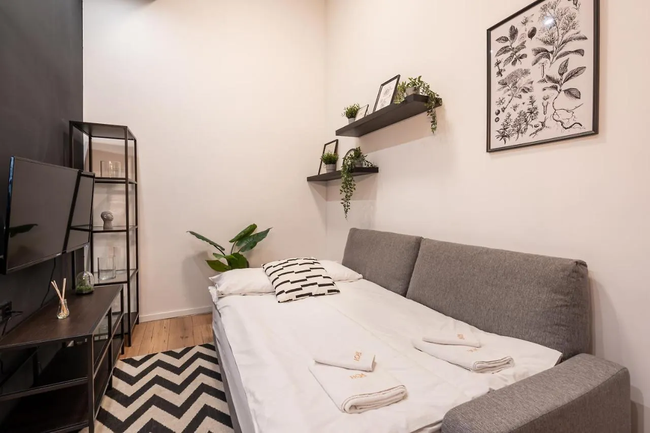 E32 - Oktogon Panorama Suite - Best Location - By Bqa Apartment